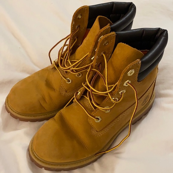Timberland Shoes - Women’s Timberland Waterproof Boots 6.5